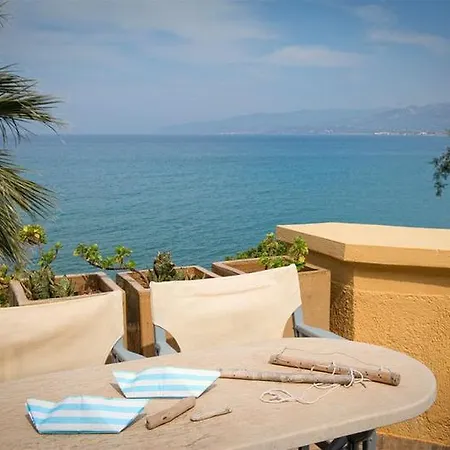 Skajado Hotel 3*